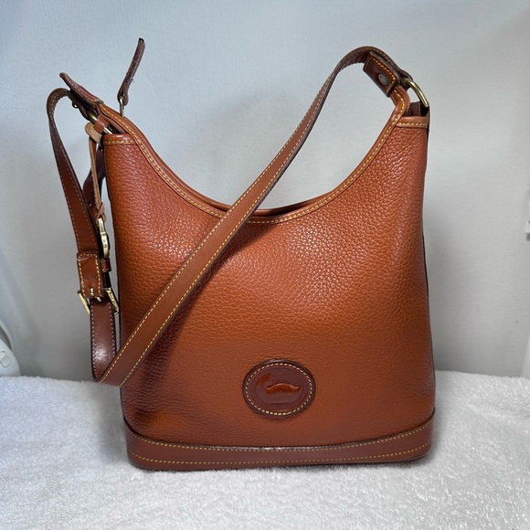 Dooney and Bourke shoulder bag - Picture 1 of 11